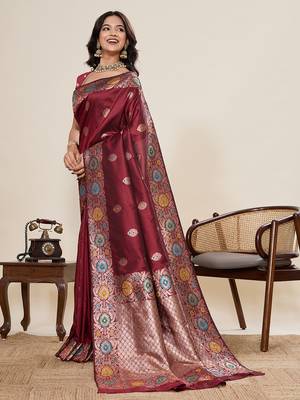 Maroon floral print woven pure jacquard banarasi saree with blouse 2