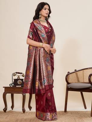 Maroon floral print woven pure jacquard banarasi saree with blouse 3