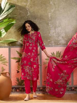 Rani printed kurta with trousers & dupatta set 4