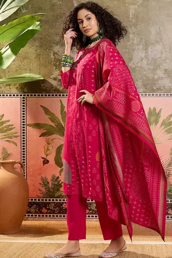 Rani printed kurta with trousers & dupatta set