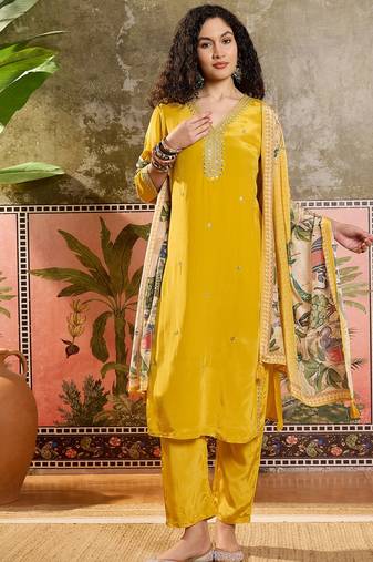 Mustrad plain kurta with trousers & dupatta set