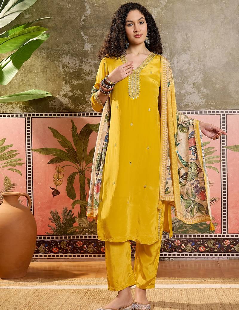 Mustrad plain kurta with trousers & dupatta set