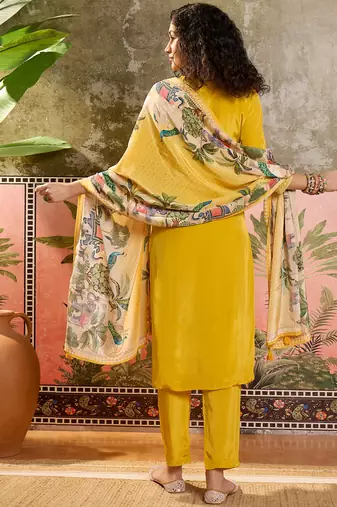 Mustrad plain kurta with trousers & dupatta set