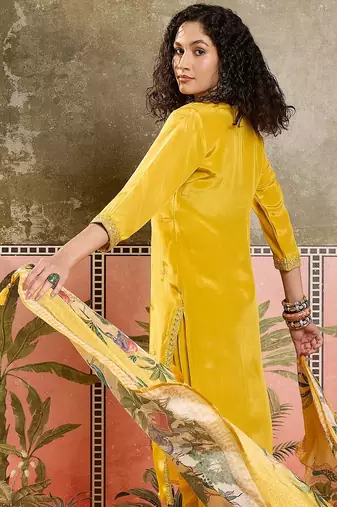 Mustrad plain kurta with trousers & dupatta set
