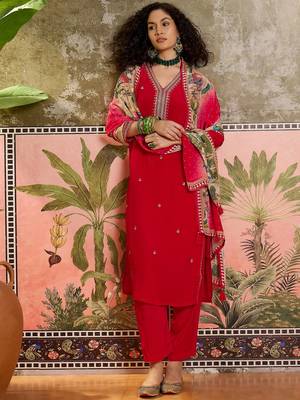 Red plain kurta with trousers & dupatta set 4