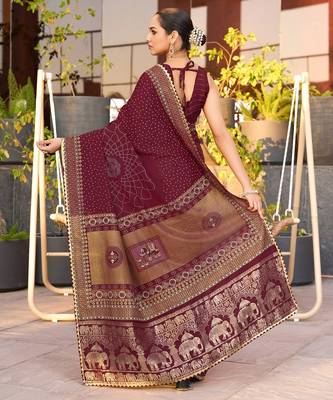 Maroon printed woven cotton silk bandhani saree with blouse 4