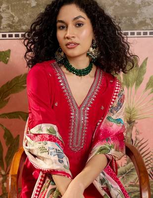 Red plain kurta with trousers & dupatta set 5