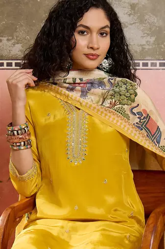 Mustrad plain kurta with trousers & dupatta set