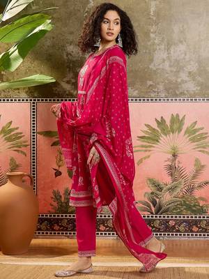 Pink printed kurta with trousers & dupatta set 3