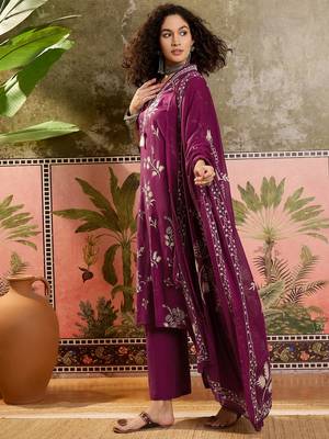 Wine printed kurta with trousers & dupatta set 3