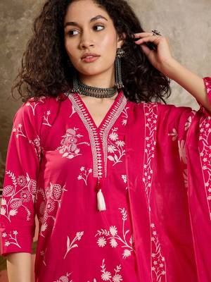 Pink printed kurta with trousers & dupatta set 5