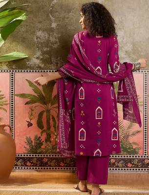 Wine printed kurta with trousers & dupatta set 2