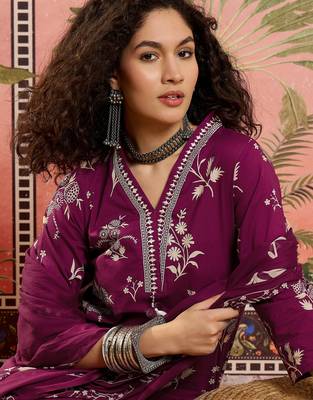 Wine printed kurta with trousers & dupatta set 5