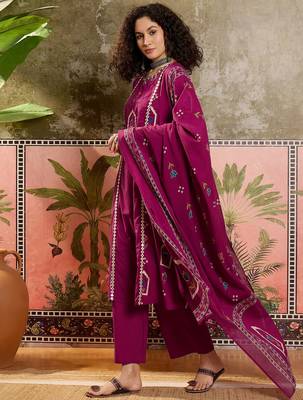 Wine printed kurta with trousers & dupatta set 3