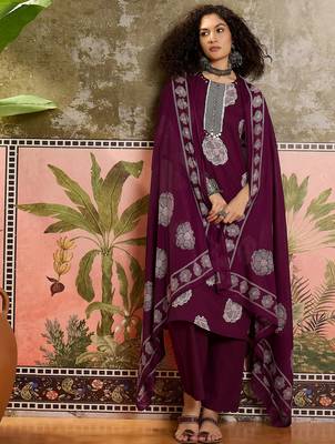 Wine printed kurta with trousers & dupatta set 4
