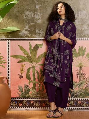 Purple printed kurta with trousers & dupatta set 4