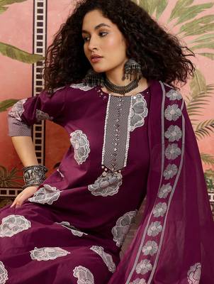 Wine printed kurta with trousers & dupatta set 5