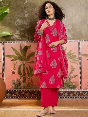 Pink printed kurta with trousers & dupatta set 1