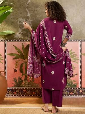 Wine printed kurta with trousers & dupatta set 2