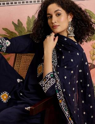 Blue printed kurta with trousers & dupatta set 5