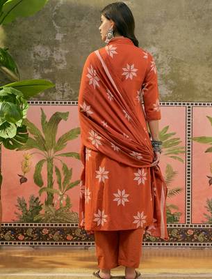 Rust printed kurta with trousers & dupatta set 2