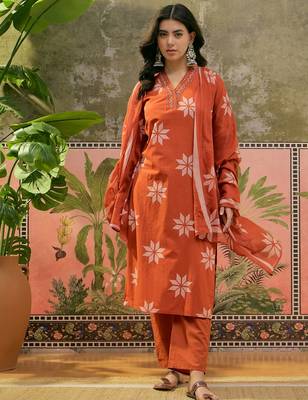 Rust printed kurta with trousers & dupatta set 3