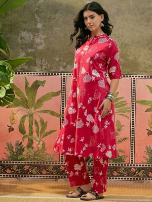 Pink printed kurta with trousers set 3