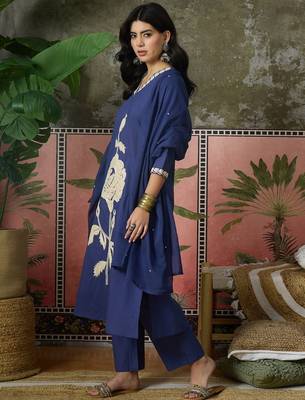 Blue  plain kurta with trousers & dupatta set 4