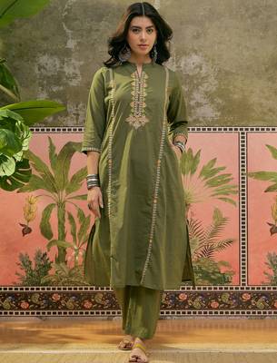 Mehndi green printed kurta with trousers & dupatta set 1
