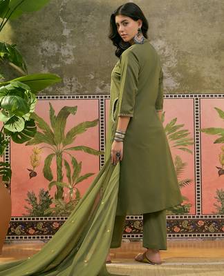 Mehndi green printed kurta with trousers & dupatta set 2