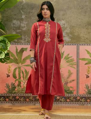 Maroon printed kurta with trousers & dupatta set 1