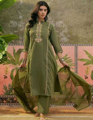 Mehndi green printed kurta with trousers & dupatta set 3