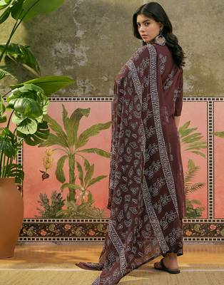 Chocolate brown printed kurta with trousers & dupatta set 2