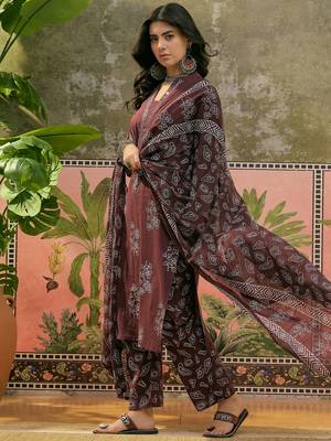 Chocolate brown printed kurta with trousers & dupatta set 4
