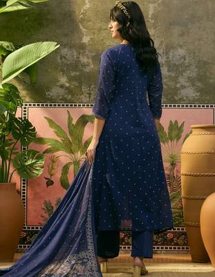 Blue  printed kurta with trousers & dupatta set 2