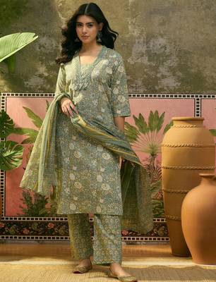 Green  printed kurta with trousers & dupatta set 3