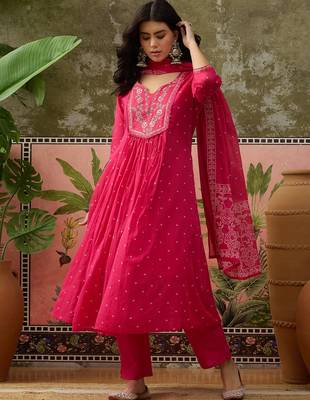 Pink printed kurta with trousers & dupatta set 4