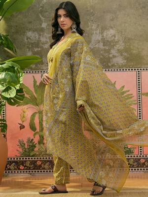 Mustard printed kurta with trousers & dupatta set 4