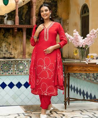Red floral printed kurta with trousers & dupatta set 3