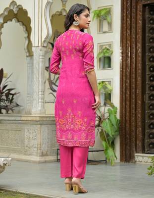 Peach floral printed kurta with trousers & dupatta set 2