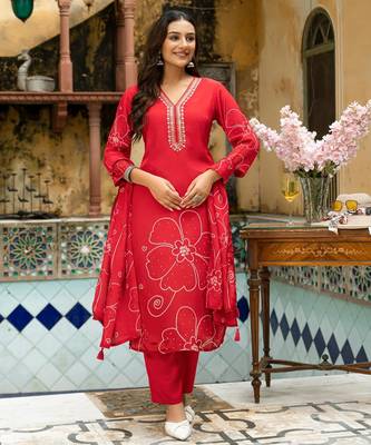 Red floral printed kurta with trousers & dupatta set 4