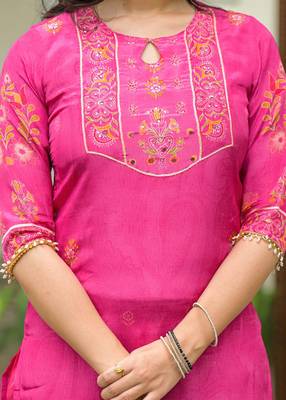 Peach floral printed kurta with trousers & dupatta set 5