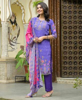 Lavender & purple floral printed kurta with trousers & dupatta set 3
