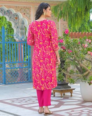 Pink floral printed kurta with trousers & dupatta set 2