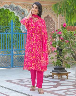 Pink floral printed kurta with trousers & dupatta set 3
