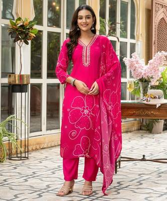 Pink floral printed kurta with trousers & dupatta set 3