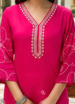 Pink floral printed kurta with trousers & dupatta set 5