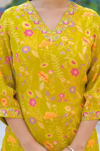 Green floral printed kurta with trousers & dupatta set