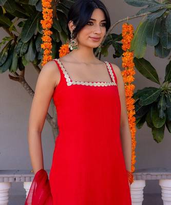 Red pure silk plain top pant with dupatta 3