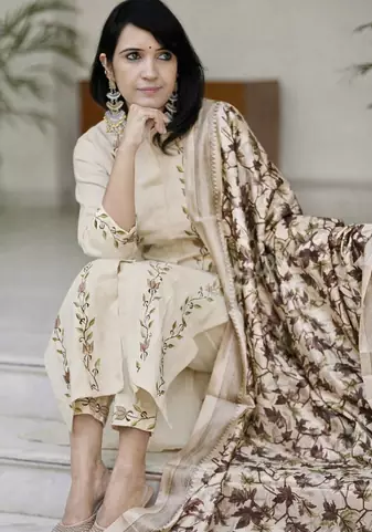 Off-White Floral Embroidered Kurta Pant Set with Printed Dupatta